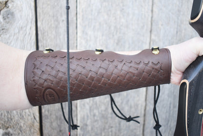 Leder-Armschutz, Bogenschießen-Armschutz, für traditionelles Bogenschießen, extra lang mit Korbgeflecht-Werkzeug