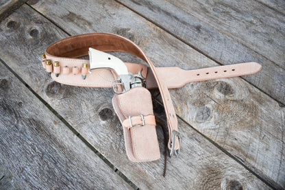 The Masstown Drifter Leather Cartridge Belt, Western Cartridge Belt with single Fast Draw holster, lined